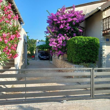 Familien Ferienhaus Vir Croatia 150M Strand Restaurant Einkaufen Esterno foto