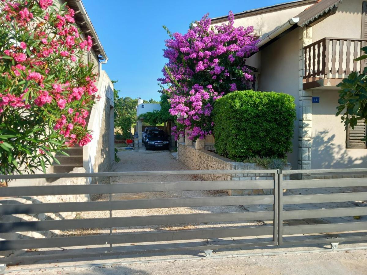 Familien Ferienhaus Vir Croatia 150M Strand Restaurant Einkaufen Esterno foto